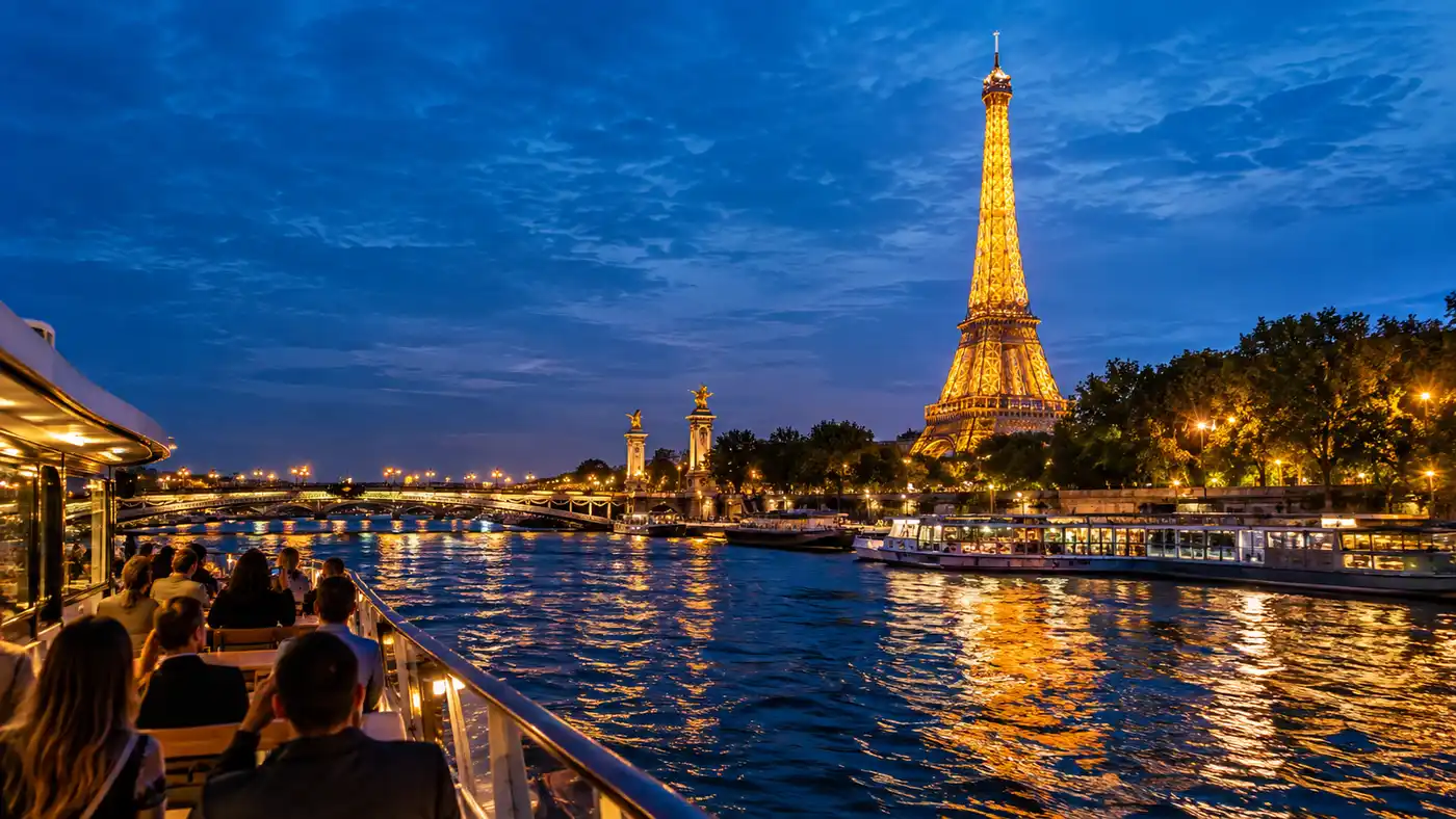 Croisières en bateau de nuit à Paris : Croisières sur la Seine en soirée